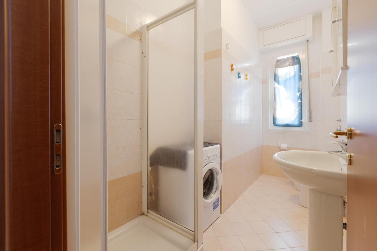 Apartment With Balcony - 50 M Far From M1 Pasteur ミラノ エクステリア 写真