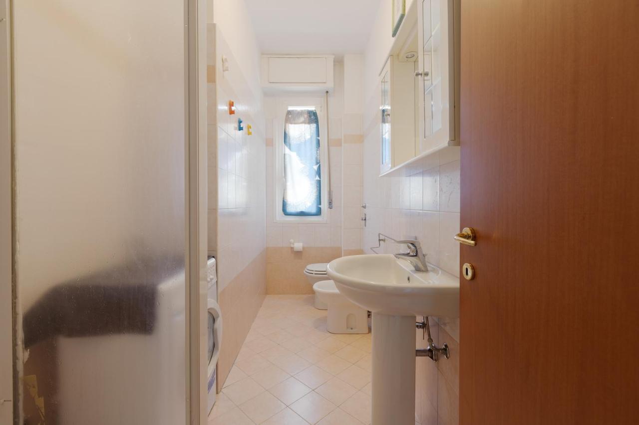 Apartment With Balcony - 50 M Far From M1 Pasteur ミラノ エクステリア 写真