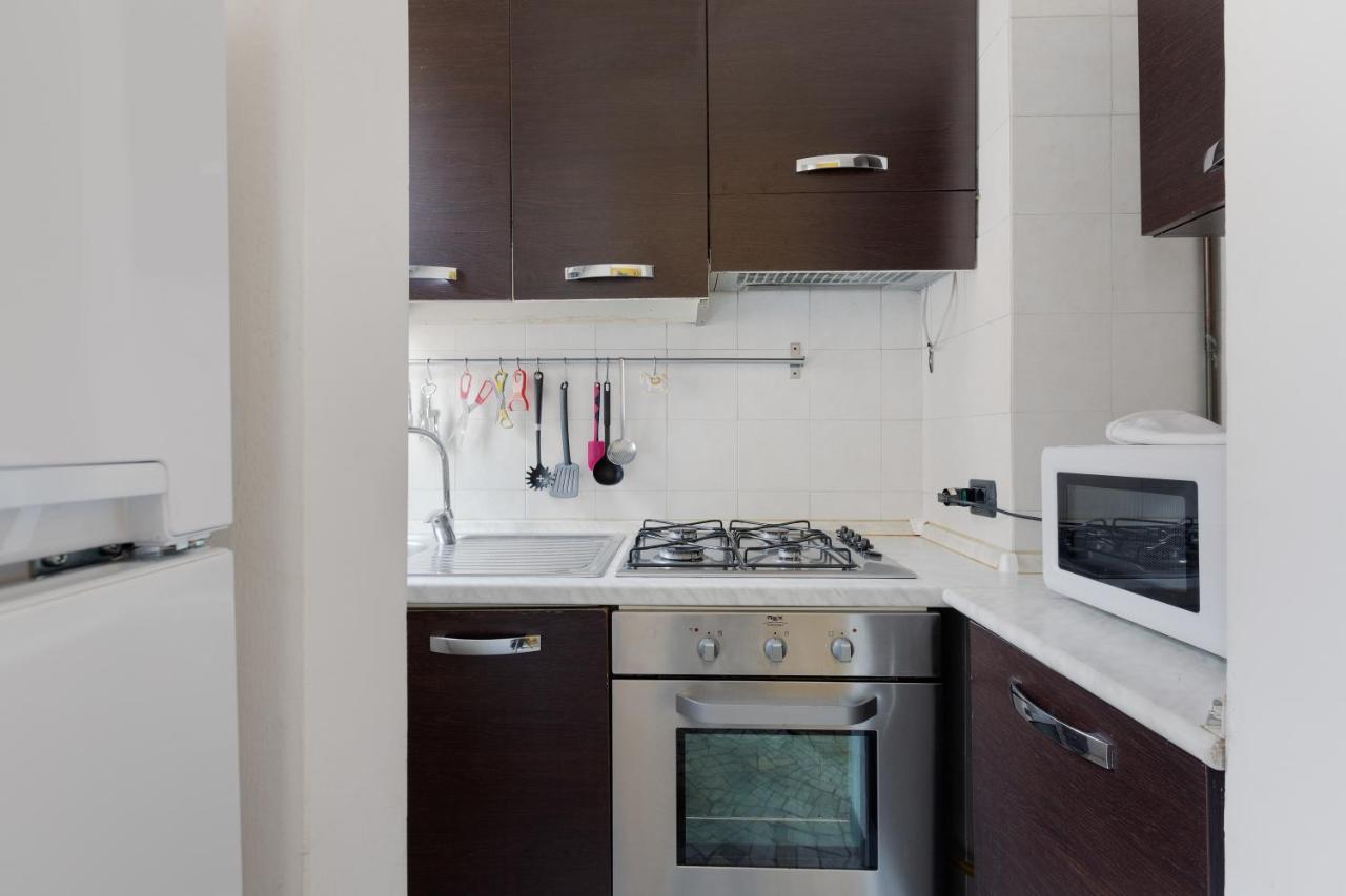 Apartment With Balcony - 50 M Far From M1 Pasteur ミラノ エクステリア 写真
